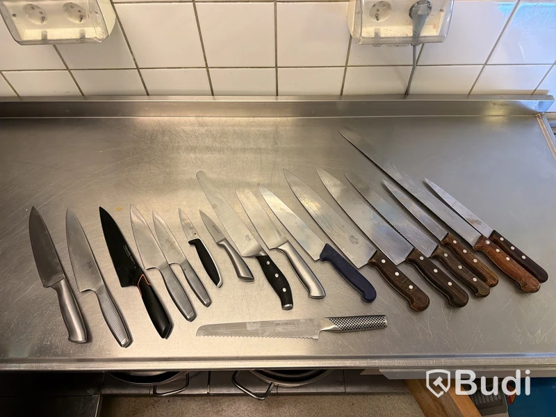 Köksknivar, 17st, bl.a. Victorinox och Global