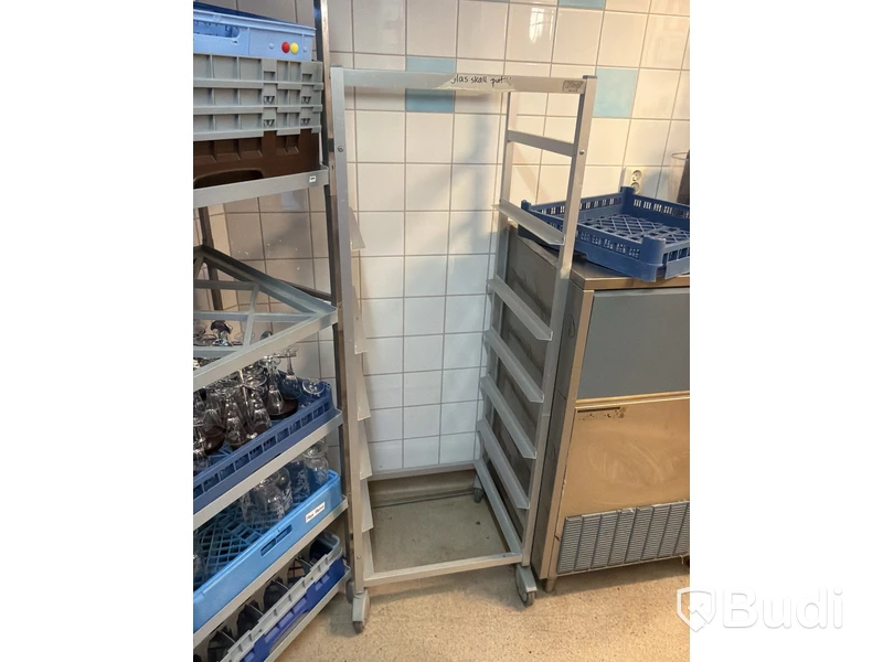 Diskbacksställ samt diskbackshylla