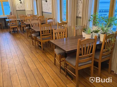 Restaurangmöbler - 14 st bord samt 42 st stolar