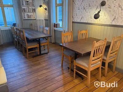 Restaurangmöbler - 14 st bord samt 42 st stolar