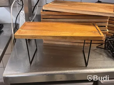 Serveringsbricka på ben, ca 20 st, för t.ex. plockbricka