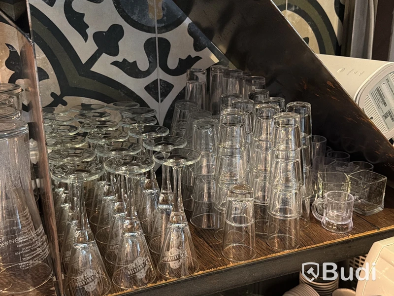 Stort sortiment diverse glas