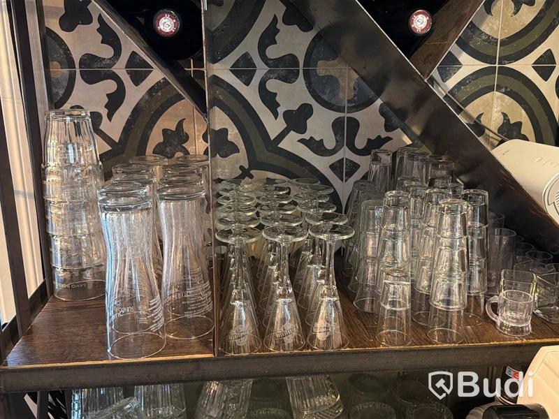 Stort sortiment diverse glas