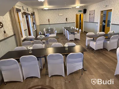 Konferensmöbler med 19 st bord samt 44 stolar