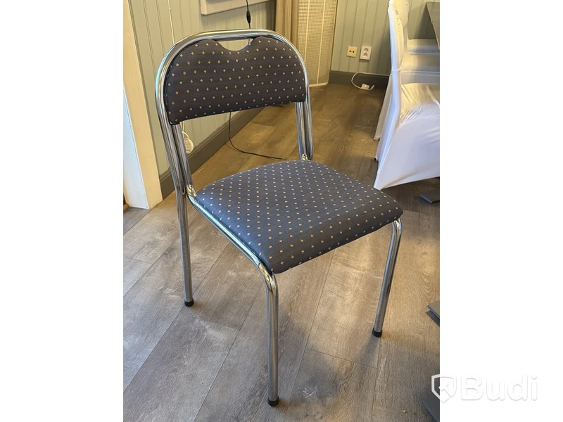 Konferensmöbler med 19 st bord samt 44 stolar
