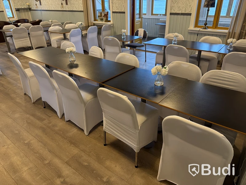 Konferensmöbler med 19 st bord samt 44 stolar