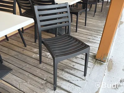 Möbler för uteservering - 4 st bord samt 16 st stolar