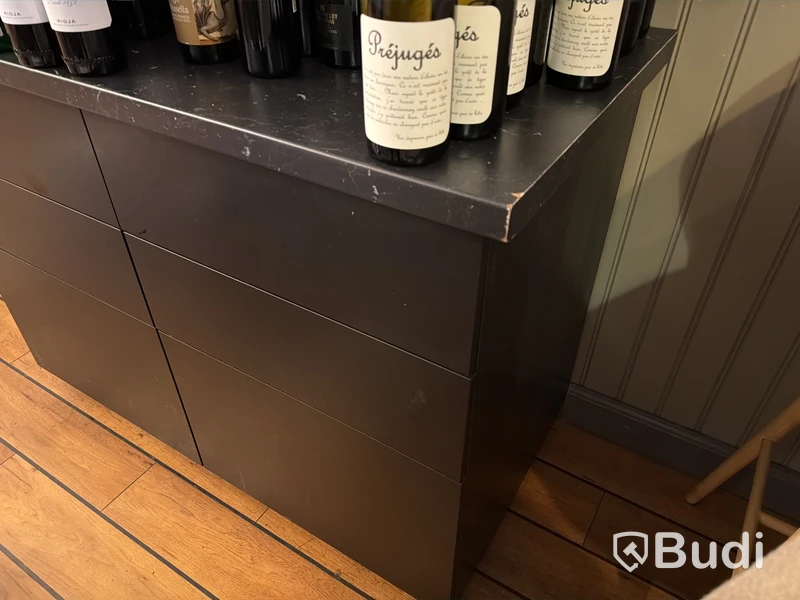 Sideboard med sex lådor