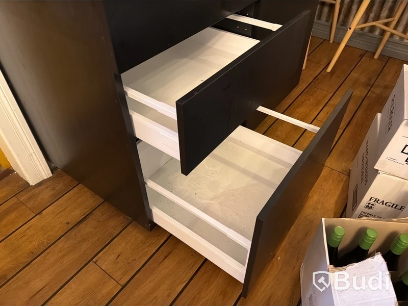 Sideboard med sex lådor
