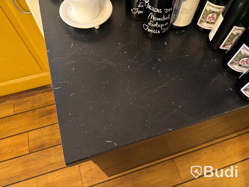 Sideboard med sex lådor