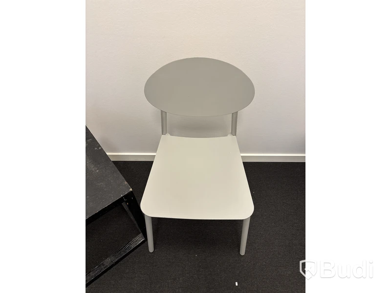 2 st. Stolar och Sidobord