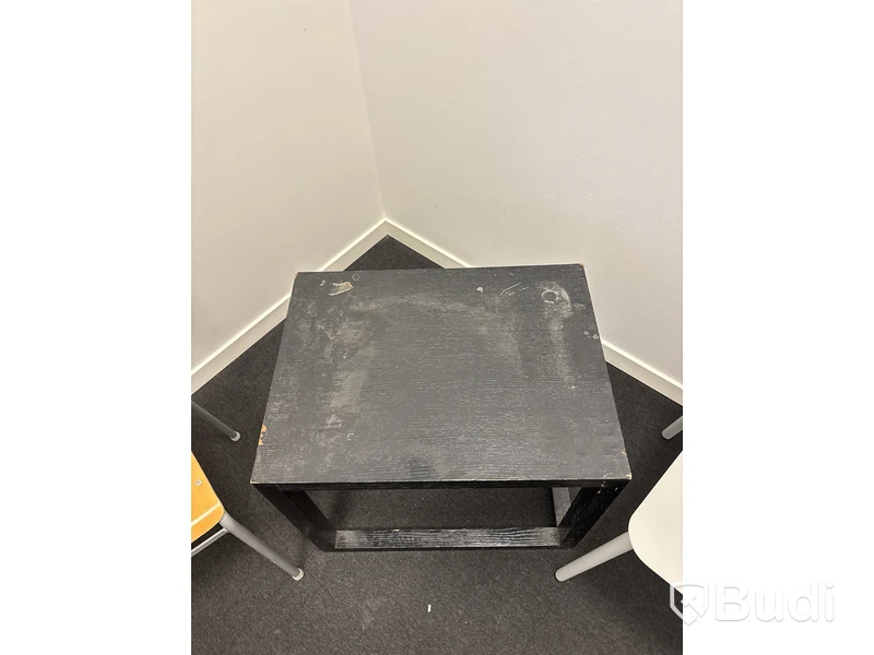 2 st. Stolar och Sidobord