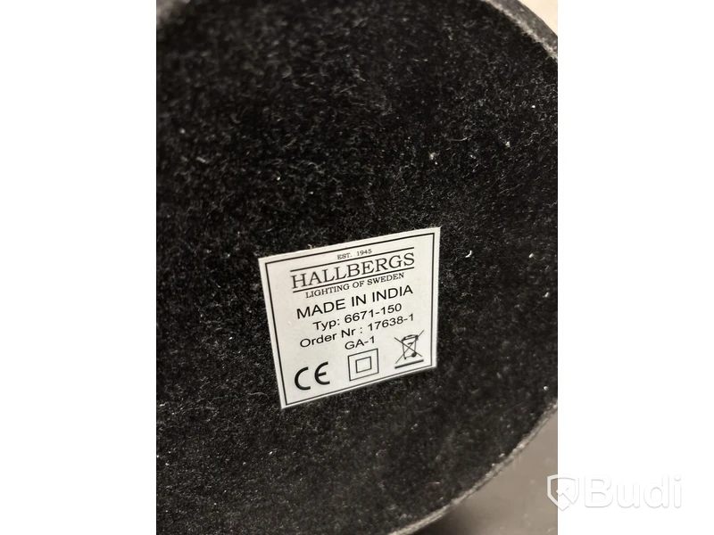 Bordslampa Hallbergs och sidobord i metall