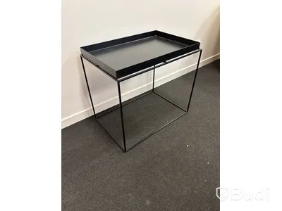 Bordslampa Hallbergs och sidobord i metall