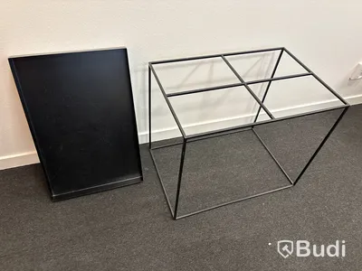 Bordslampa Hallbergs och sidobord i metall