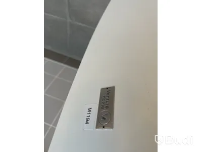 Stol Venture Home samt sidobord