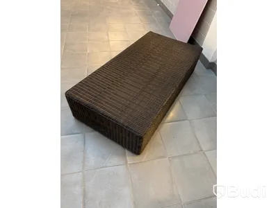 Utomhusmöbler i konstrotting
