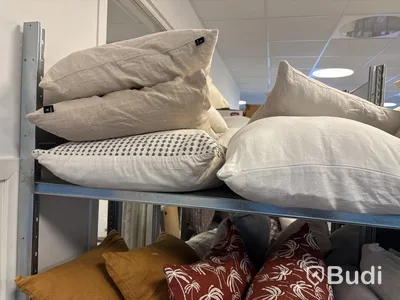 Parti med diverse prydnadskuddar