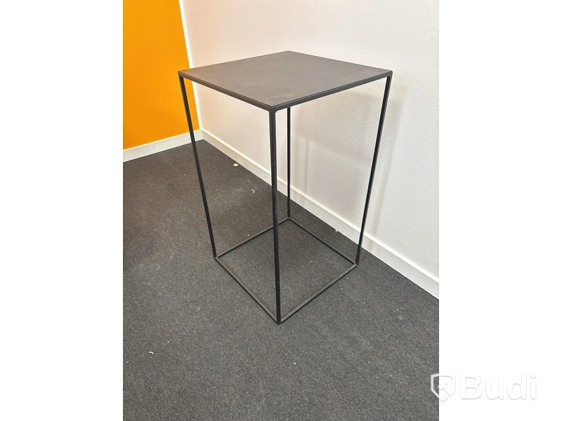 Sidobord i metall Artwood