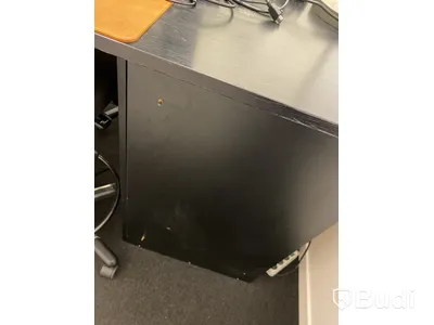 Arbetsstation med 2 st. kontorsstolar
