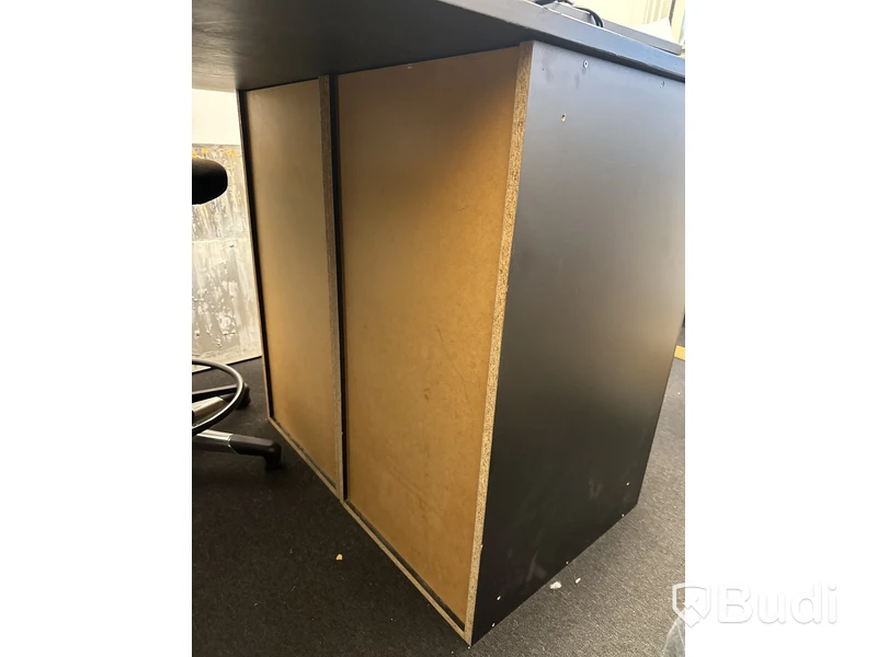 Arbetsstation med 2 st. kontorsstolar