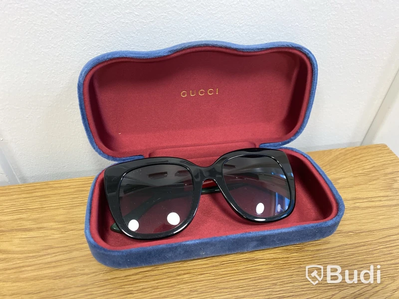 Solglasögon Gucci
