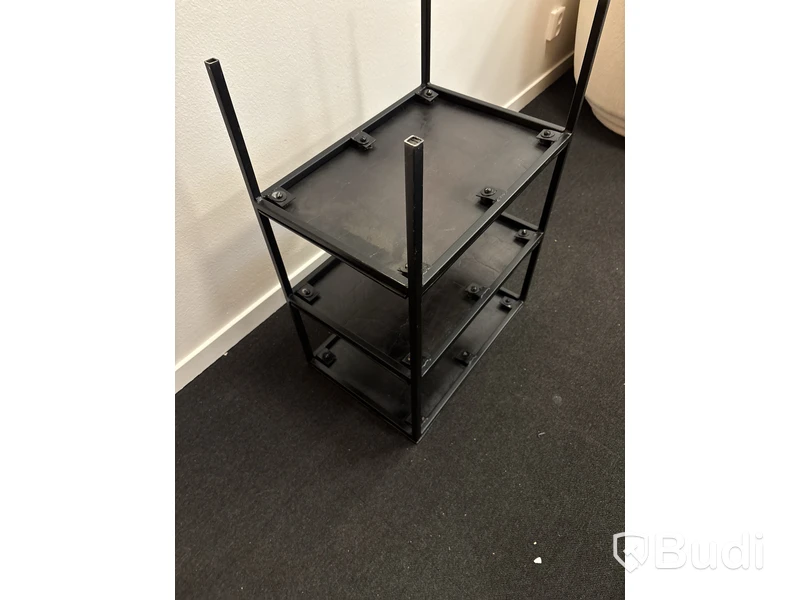 Sidobord i metall House doctor