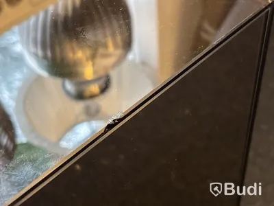 Sidobord i glas