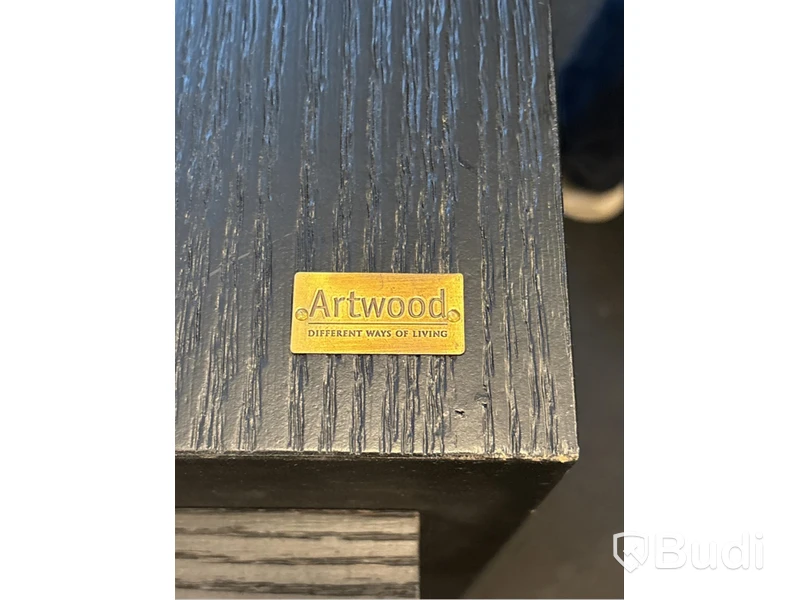 Mediabänk Artwood Hunter