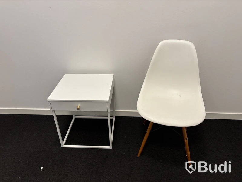 Stol och sidobord