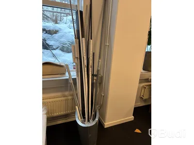 Parti med diverse gardinstänger