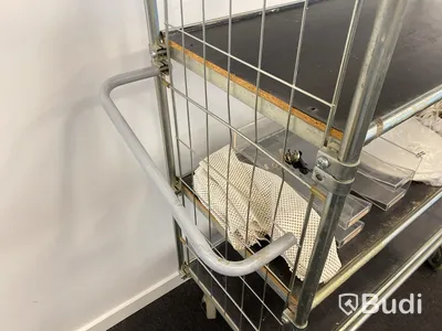 Rullvagn med hyllor