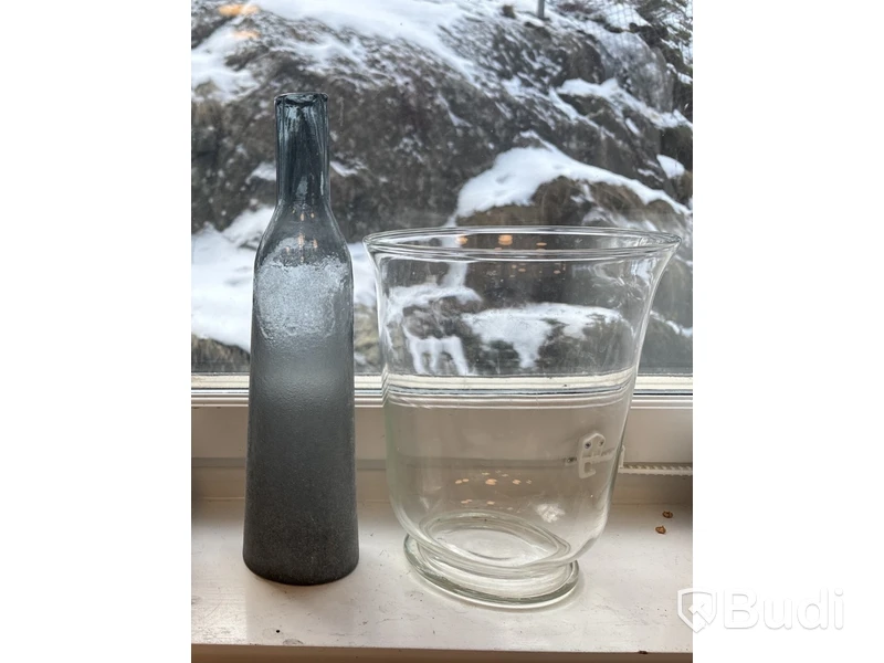 Parti med vaser och en korg