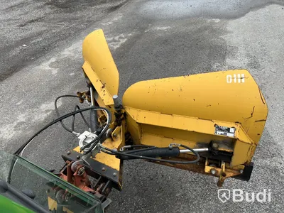 Redskapsbärare John Deere F1145 -1999 | Vikplog | Sandspridare