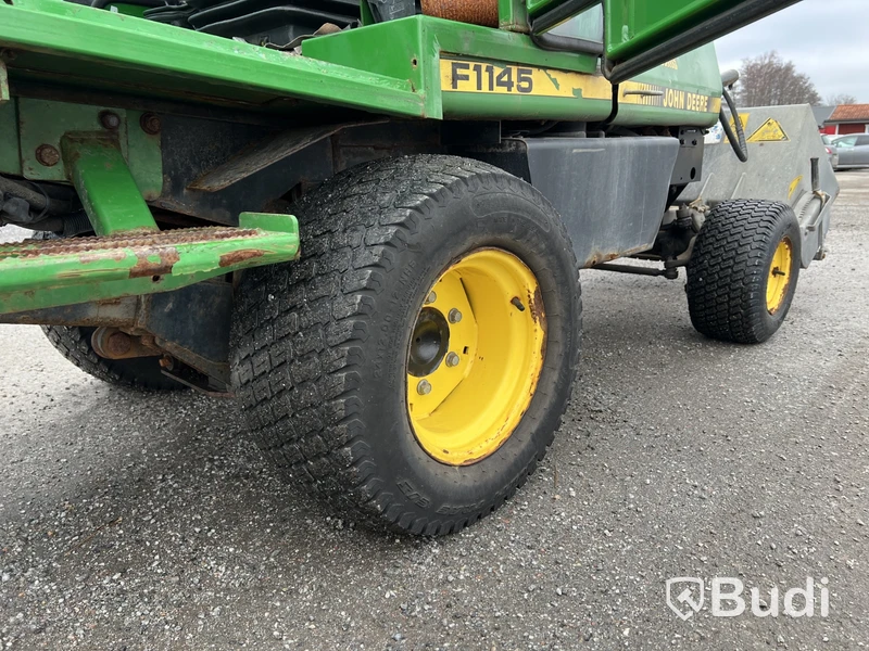 Redskapsbärare John Deere F1145 -1999 | Vikplog | Sandspridare
