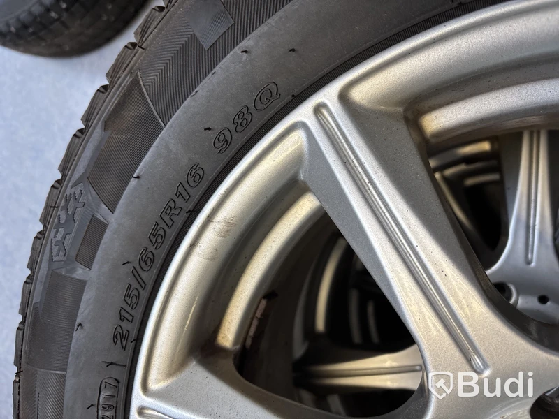 4 st. Vinterhjul Nexen 215/65R16 98Q