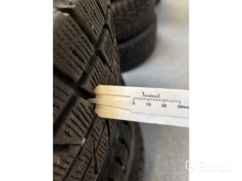 4 st. Vinterhjul Nexen 215/65R16 98Q