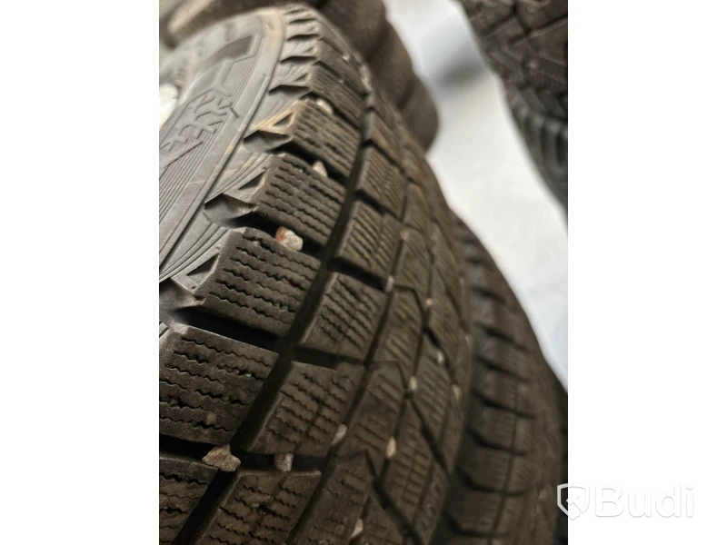 4 st. Vinterhjul Nexen 215/65R16 98Q