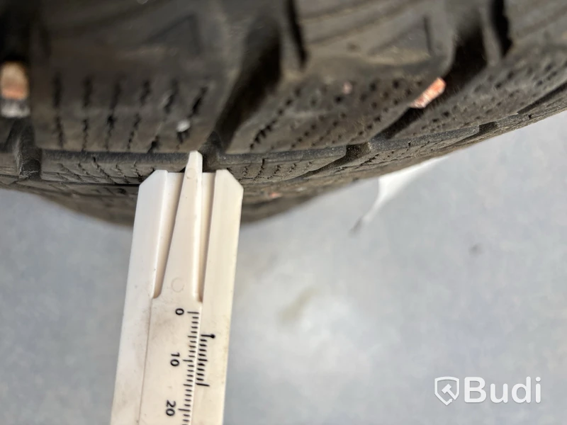 4 st. Vinterhjul Nexen 215/65R16 98Q