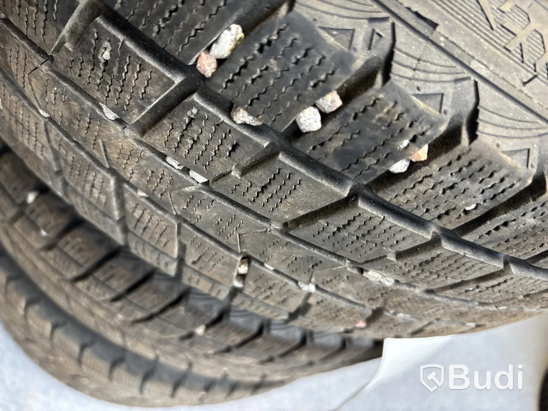 4 st. Vinterhjul Nexen 215/65R16 98Q