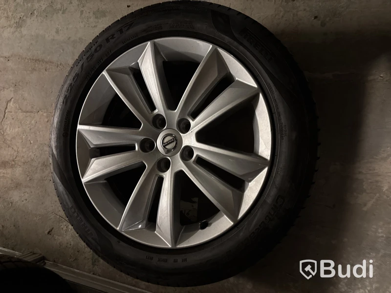 4 st. Sommarhjul Pirelli 225/50R17