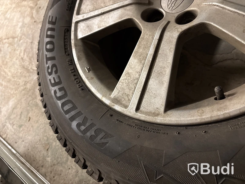 4 st. Vinterhjul Bridgestone 215/65R16 98S