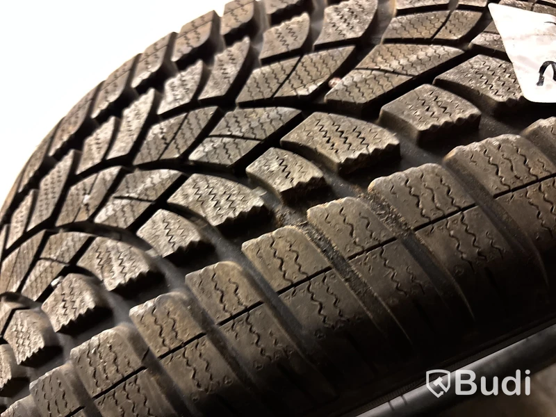 1 st. Vinterdäck Dunlop 225/50R18