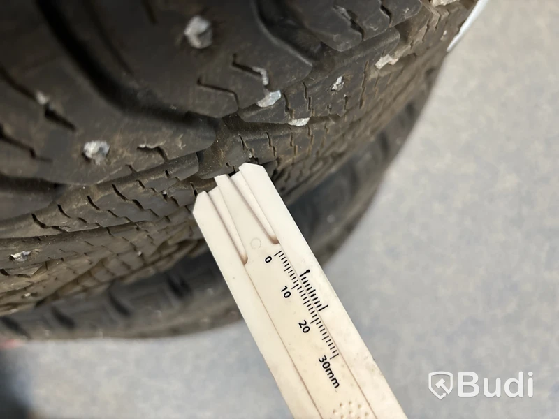 4 st. Vinterhjul Bridgestone 215/65R16 102T