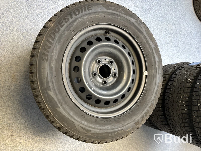 4 st. Vinterhjul Bridgestone 215/65R16 102T