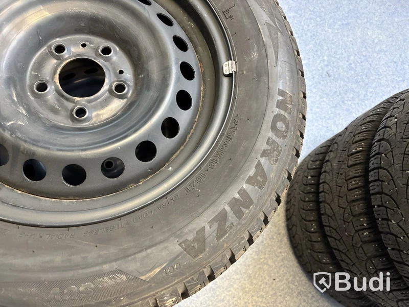 4 st. Vinterhjul Bridgestone 215/65R16 102T