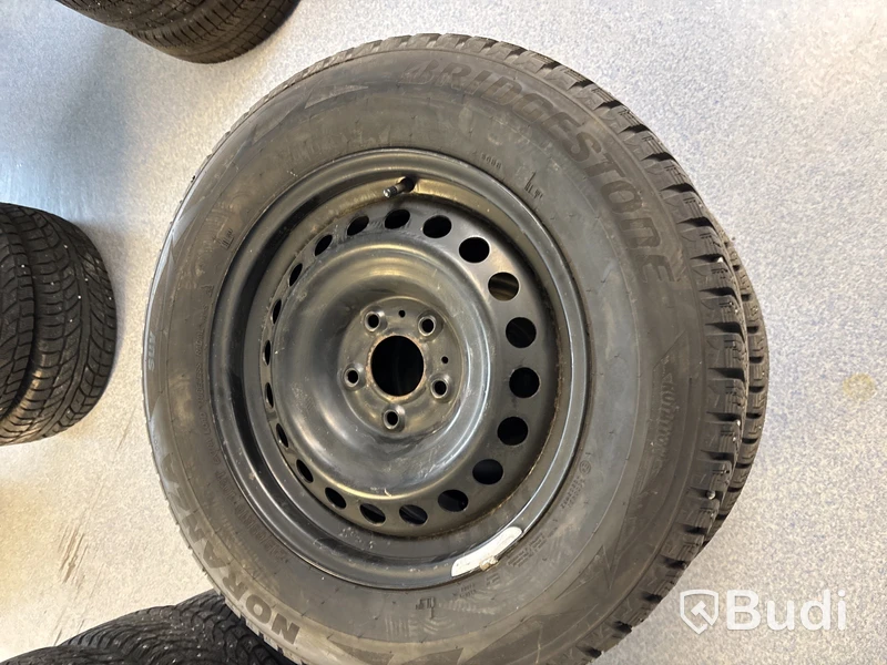 4 st. Vinterhjul Bridgestone 215/65R16 102T