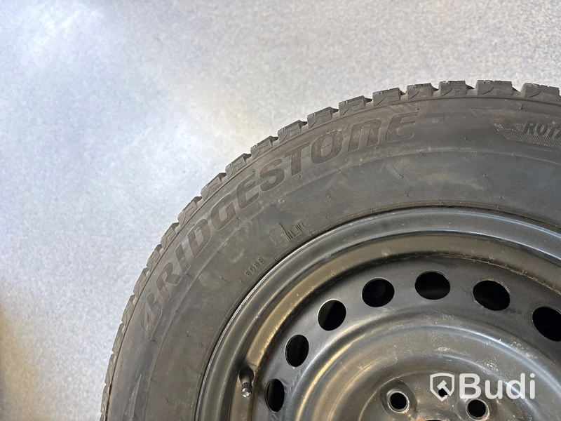 4 st. Vinterhjul Bridgestone 215/65R16 102T