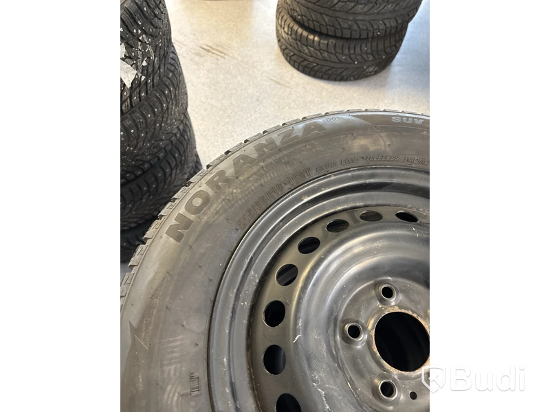 4 st. Vinterhjul Bridgestone 215/65R16 102T