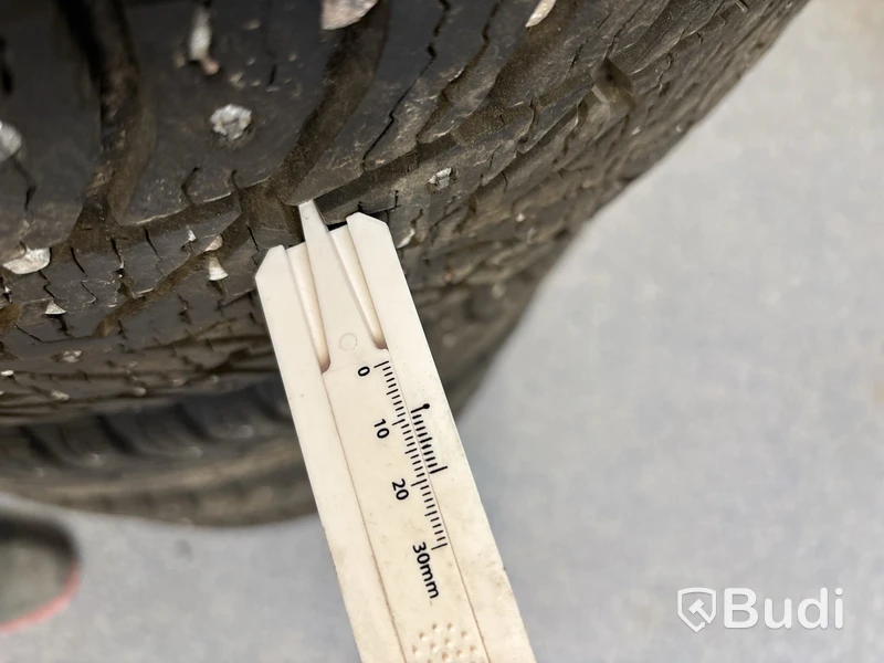 4 st. Vinterhjul Bridgestone 215/65R16 102T